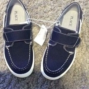 NWT ‼️ Boys loafers velcro closure